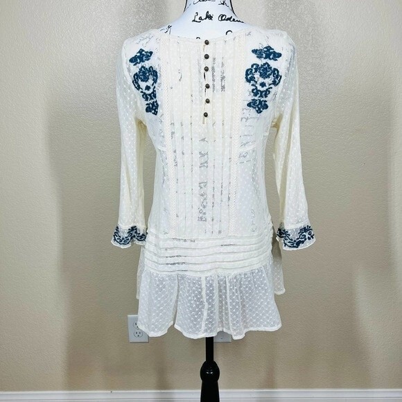 Free People cream top Jocelyn Boho Lace Embroidered Pleated Bell Sleeves size M - Picture 3 of 14